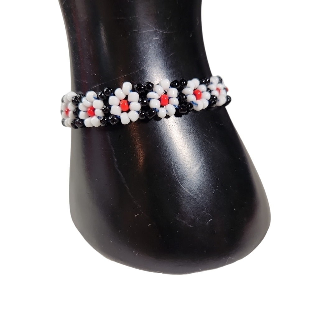 Beaded Dasiy Chain Bracelet